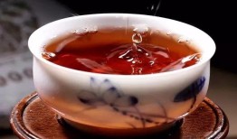 探索茶的神奇功效，降低血压和血脂的茶类选择